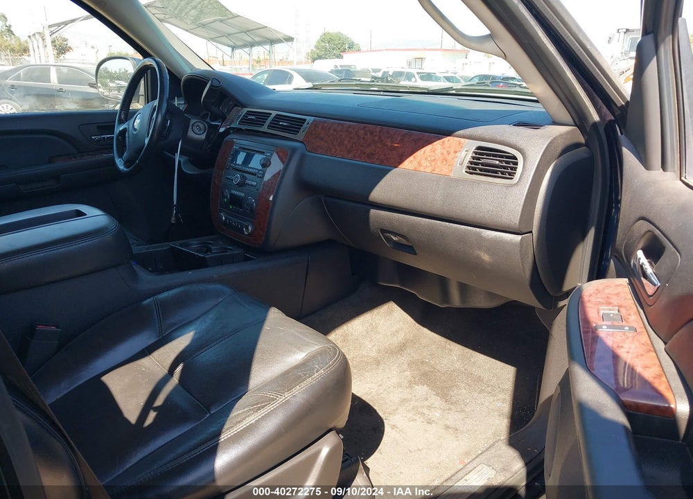 2007 CHEVROLET SUBURBAN 1500 LT VIN: 1GNFC16097J163353