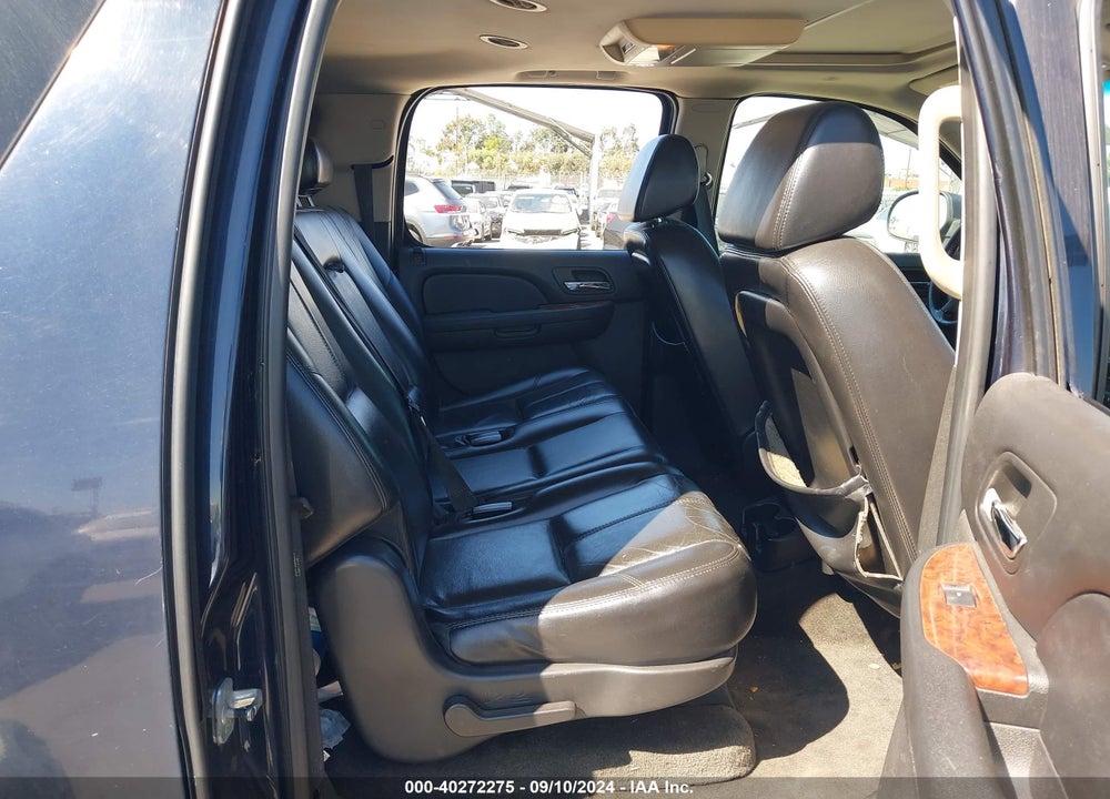 2007 CHEVROLET SUBURBAN 1500 LT VIN: 1GNFC16097J163353