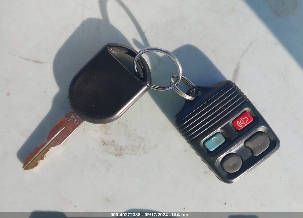 2011 FORD FOCUS SEL VIN: 1FAHP3HN5BW165533