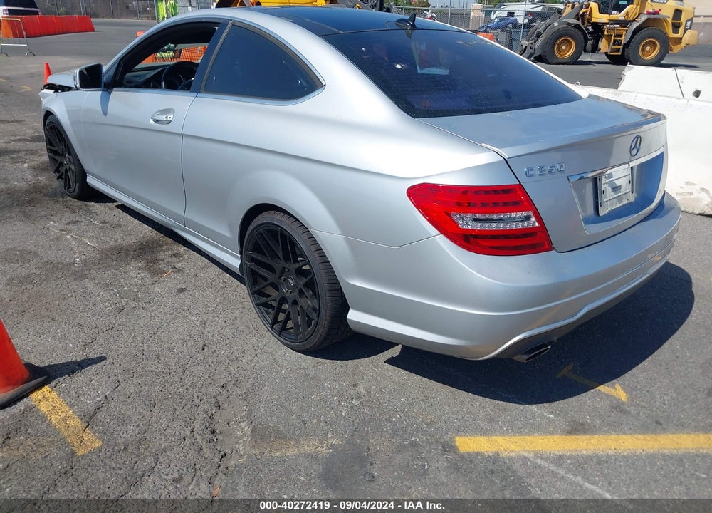 2014 MERCEDES-BENZ C 250 VIN: WDDGJ4HB0EG161011