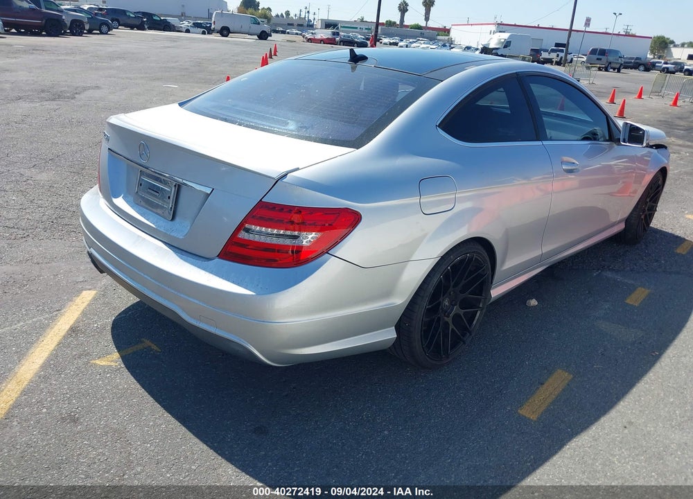 2014 MERCEDES-BENZ C 250 VIN: WDDGJ4HB0EG161011