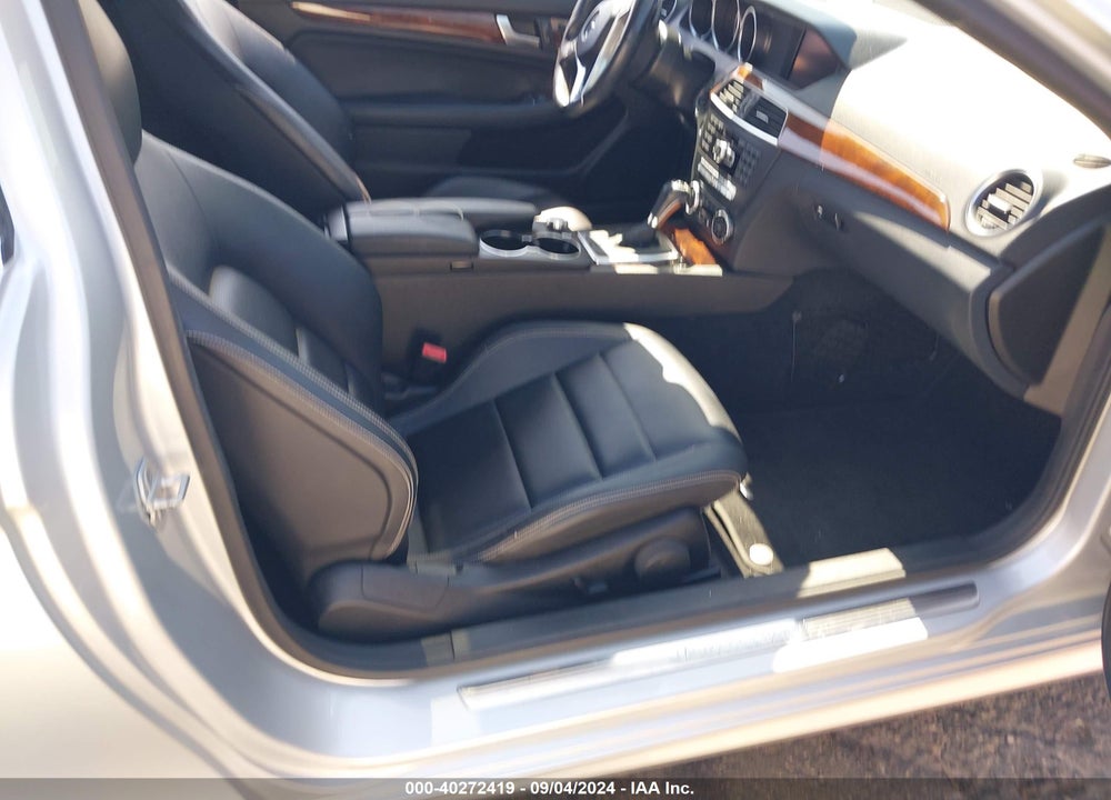 2014 MERCEDES-BENZ C 250 VIN: WDDGJ4HB0EG161011