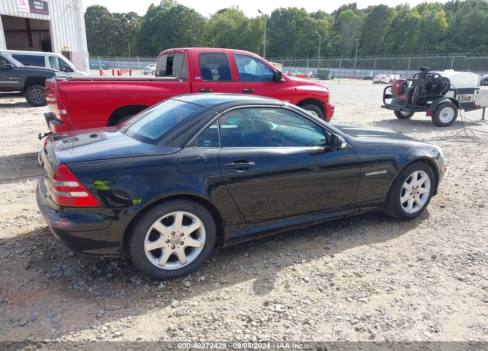 2001 MERCEDES-BENZ SLK 230 KOMPRESSOR VIN: WDBKK49F01F174200