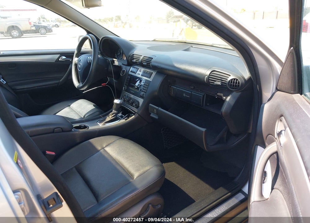 2006 MERCEDES-BENZ C 230 SPORT VIN: WDBRF52H26E022551