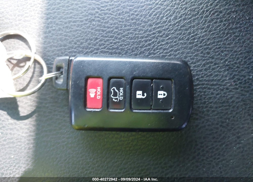 2017 TOYOTA RAV4 XLE VIN: 2T3WFREV1HW383942