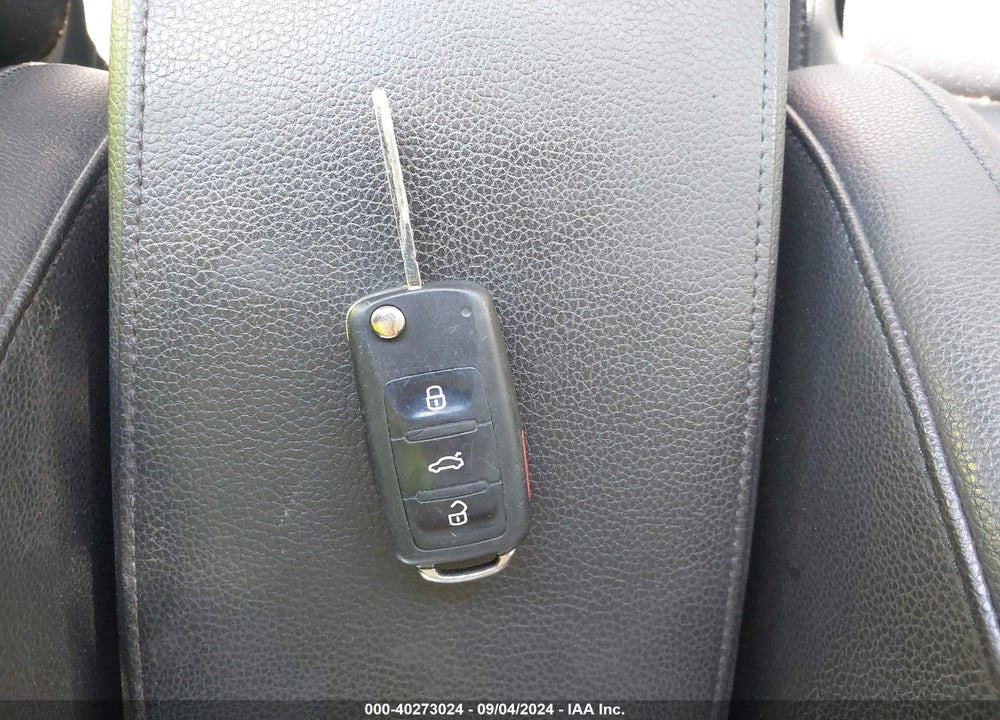 2014 VOLKSWAGEN JETTA 2.0L TDI VIN: 3VW3L7AJ5EM227495