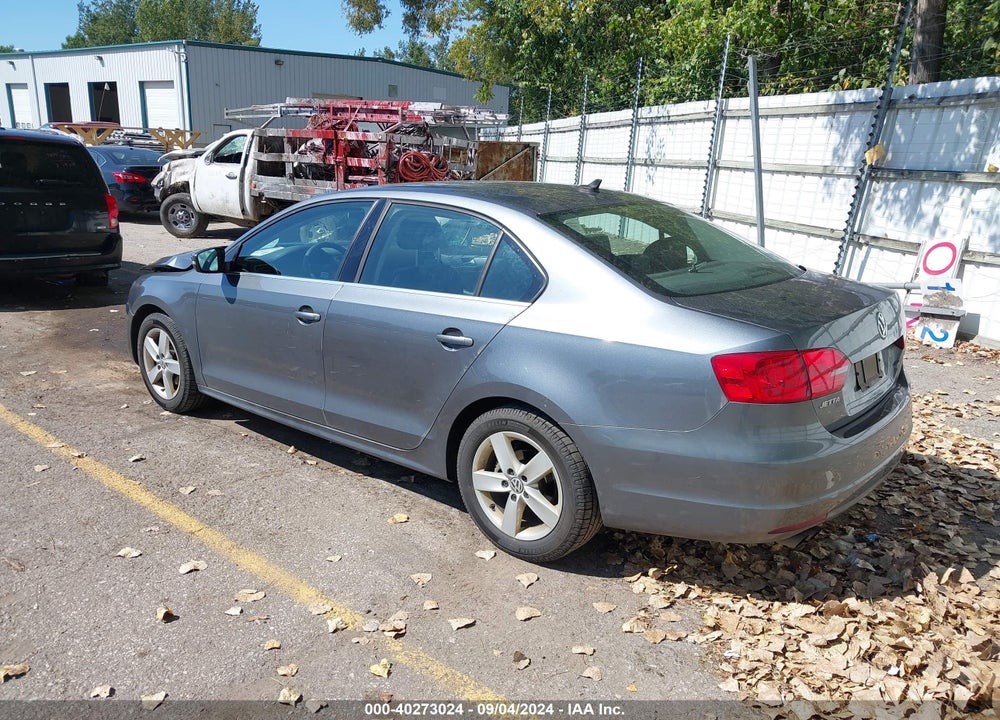 2014 VOLKSWAGEN JETTA 2.0L TDI VIN: 3VW3L7AJ5EM227495