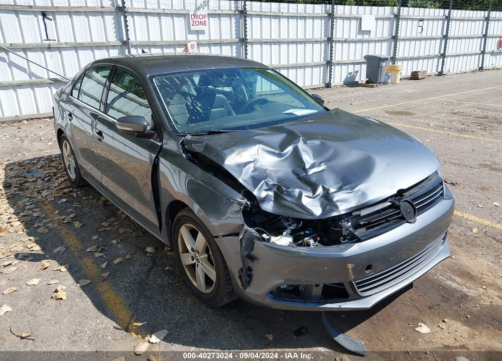 2014 VOLKSWAGEN JETTA 2.0L TDI VIN: 3VW3L7AJ5EM227495
