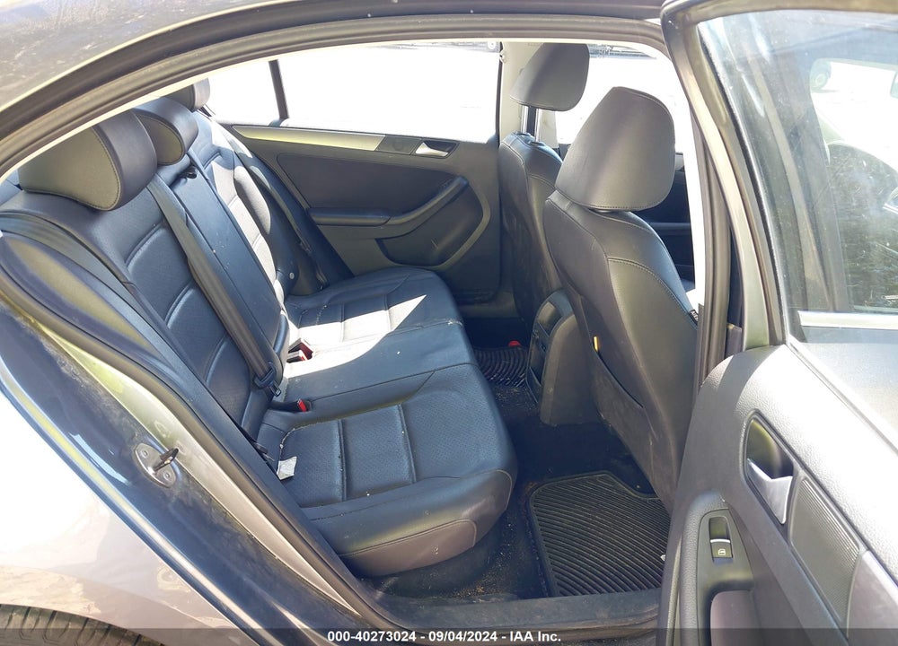 2014 VOLKSWAGEN JETTA 2.0L TDI VIN: 3VW3L7AJ5EM227495