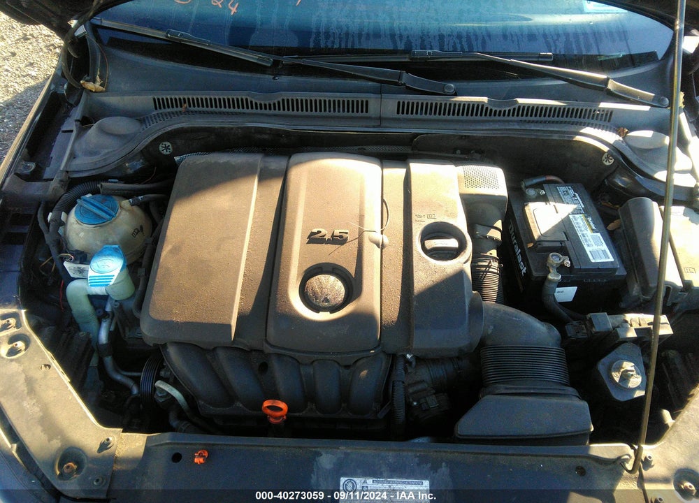 2011 VOLKSWAGEN JETTA 2.5L SE VIN: 3VWDZ7AJ7BM353386