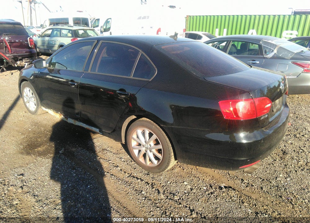2011 VOLKSWAGEN JETTA 2.5L SE VIN: 3VWDZ7AJ7BM353386