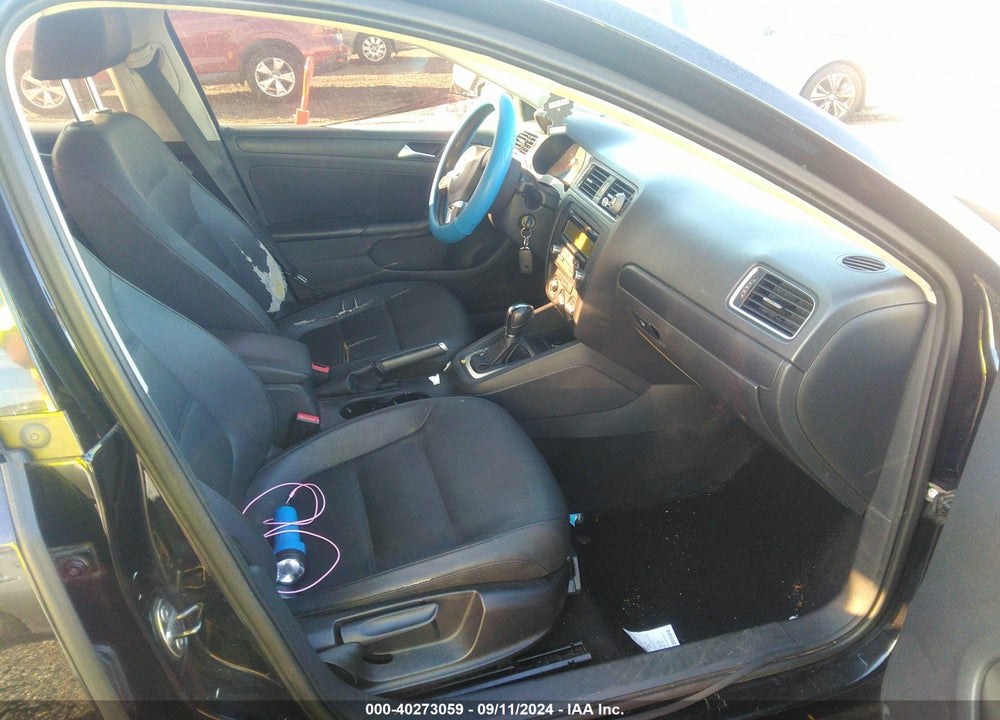 2011 VOLKSWAGEN JETTA 2.5L SE VIN: 3VWDZ7AJ7BM353386