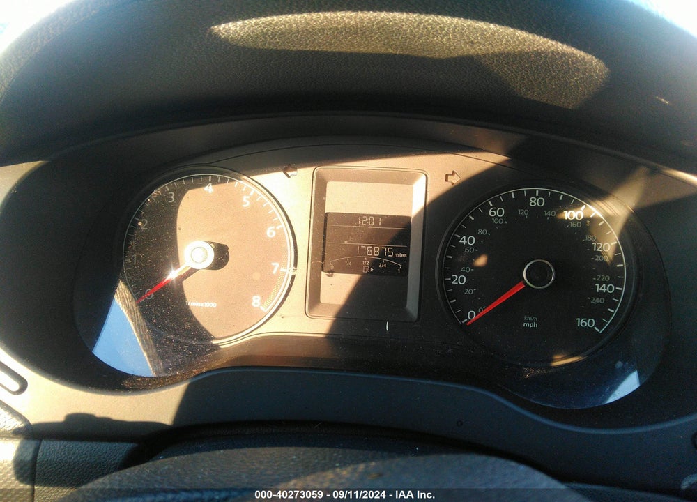 2011 VOLKSWAGEN JETTA 2.5L SE VIN: 3VWDZ7AJ7BM353386