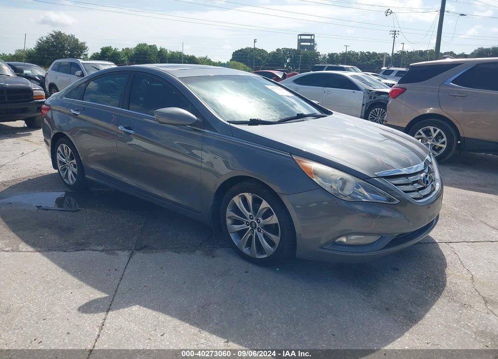 2013 HYUNDAI SONATA SE VIN: 5NPEC4AC1DH557666