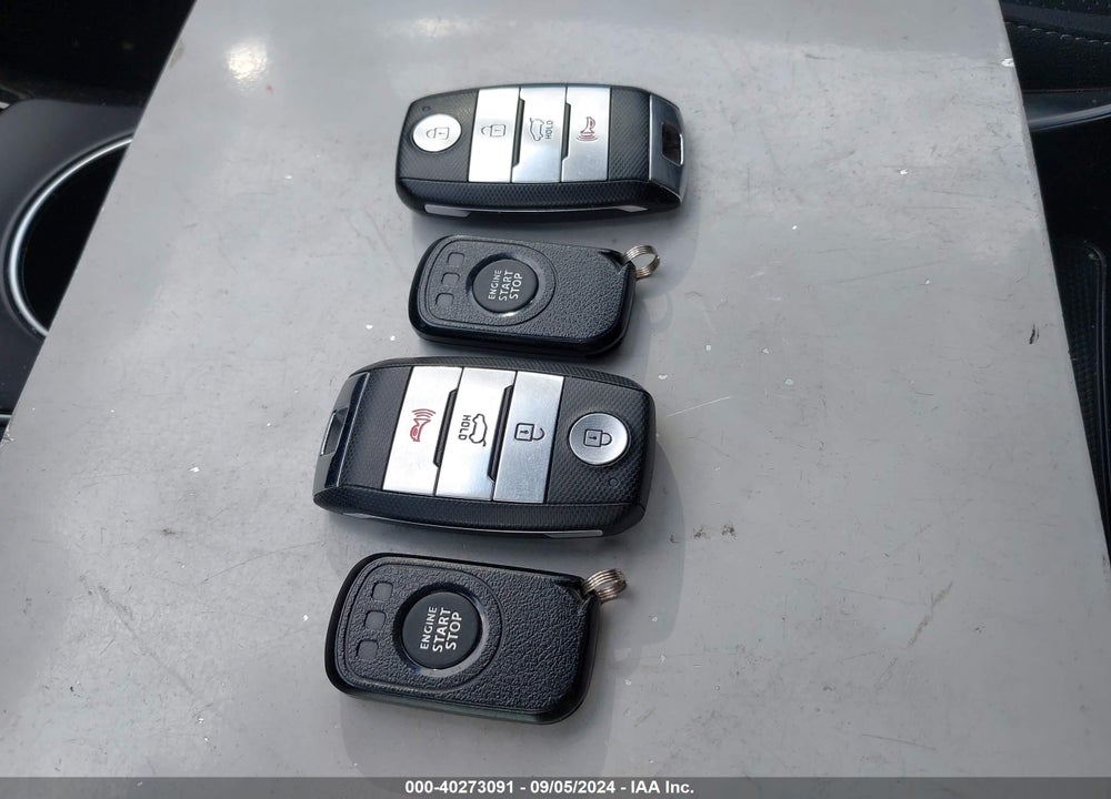 2018 KIA SORENTO 2.0T EX VIN: 5XYPHDA1XJG359535