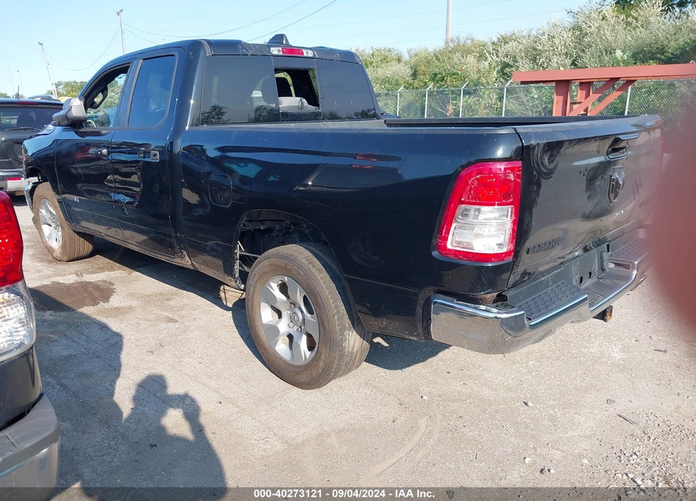2022 RAM 1500 BIG HORN QUAD CAB 4X4 6'4 BOX VIN: 1C6SRFBTXNN184213