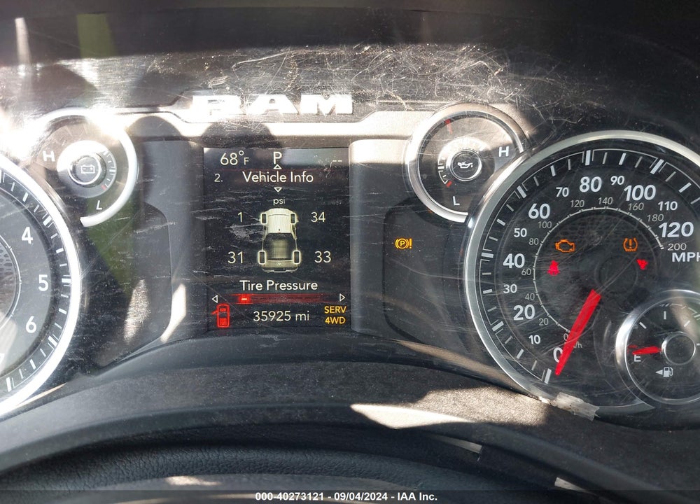 2022 RAM 1500 BIG HORN QUAD CAB 4X4 6'4 BOX VIN: 1C6SRFBTXNN184213