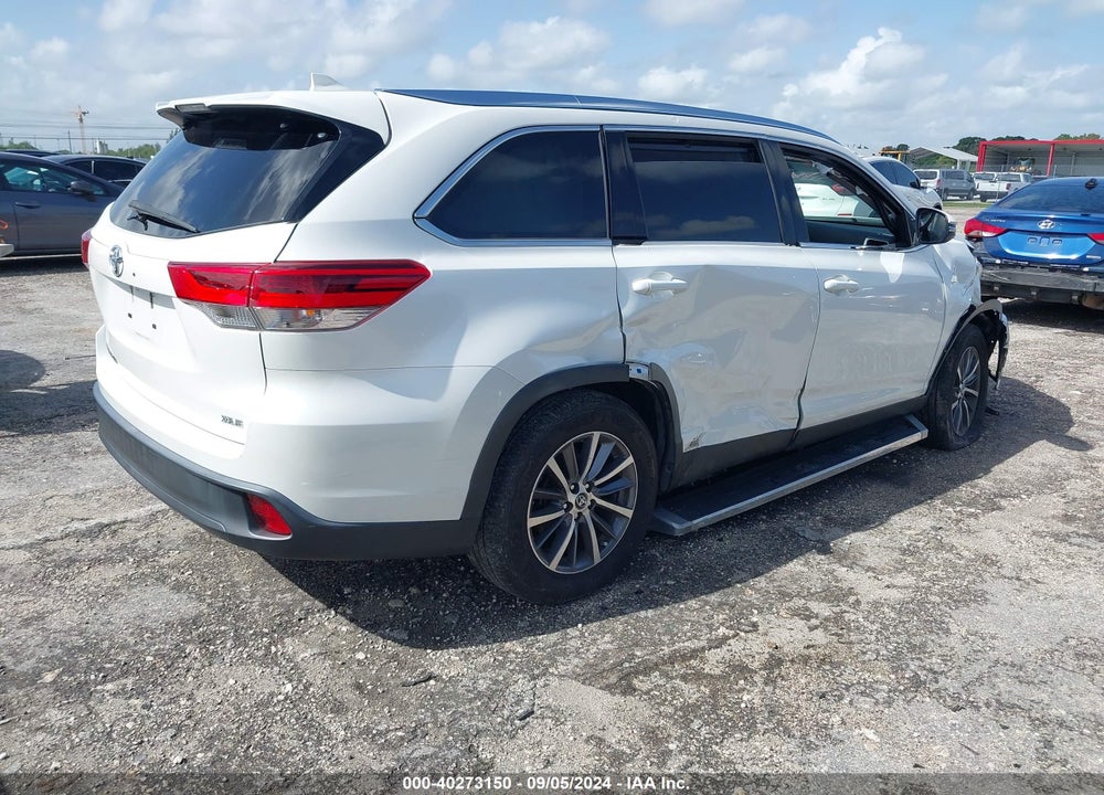 2019 TOYOTA HIGHLANDER XLE VIN: 5TDKZRFH9KS355233