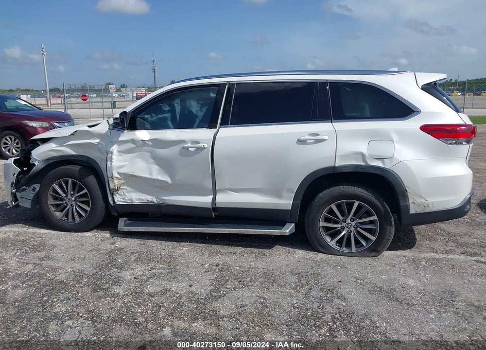 2019 TOYOTA HIGHLANDER XLE VIN: 5TDKZRFH9KS355233