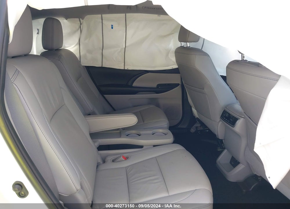 2019 TOYOTA HIGHLANDER XLE VIN: 5TDKZRFH9KS355233