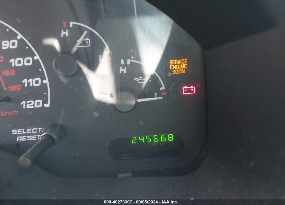 2002 FORD EXPLORER XLS VIN: 1FMZU72K42ZC60060
