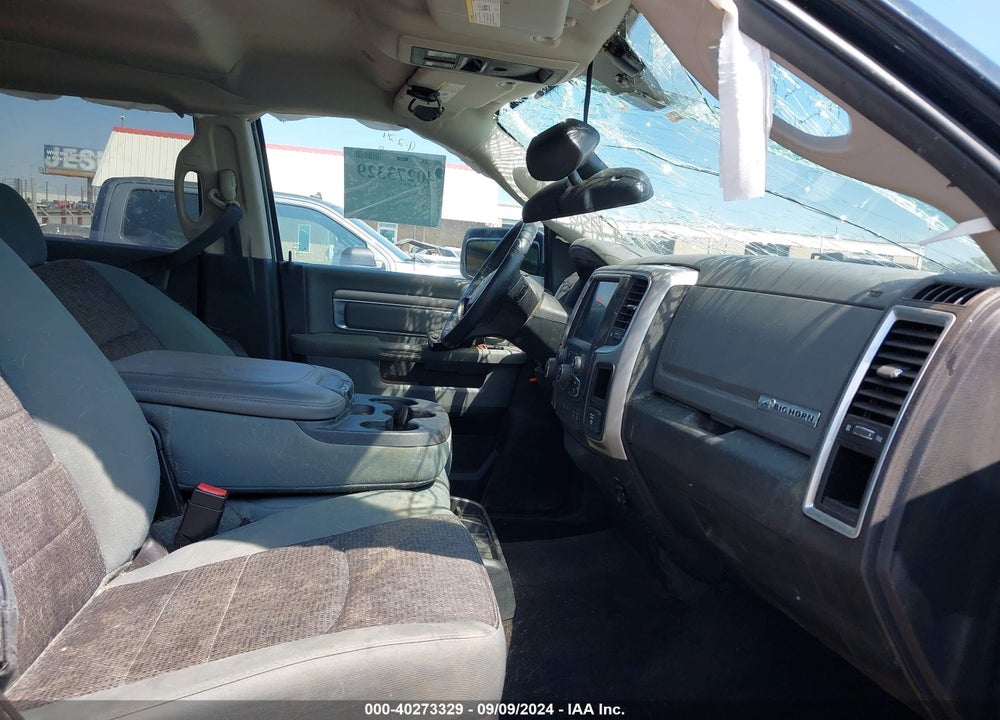 2017 RAM 1500 VIN: 3C6RR7LTXHG522886