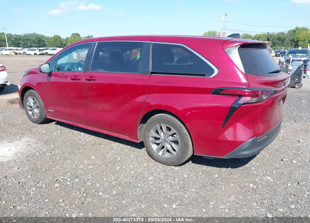 2021 TOYOTA SIENNA LE VIN: 5TDKRKEC5MS045502