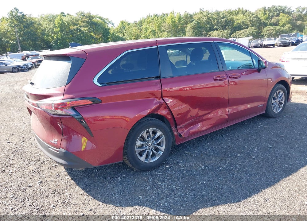 2021 TOYOTA SIENNA LE VIN: 5TDKRKEC5MS045502