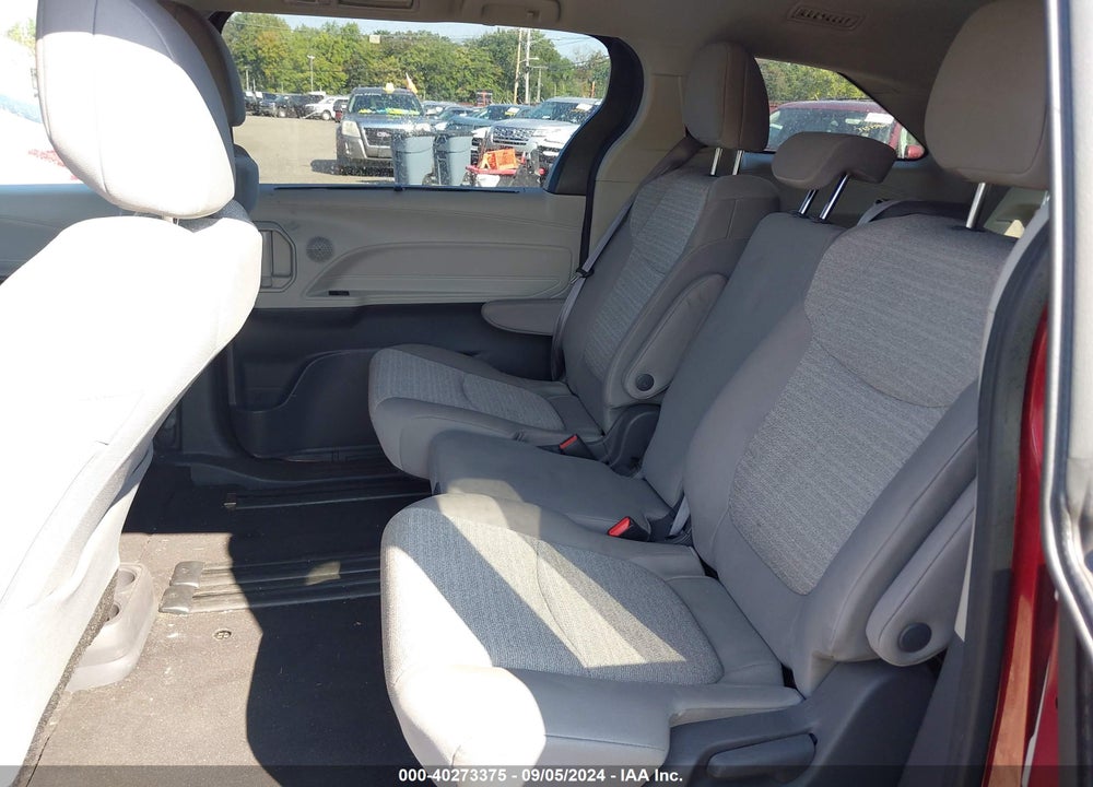 2021 TOYOTA SIENNA LE VIN: 5TDKRKEC5MS045502