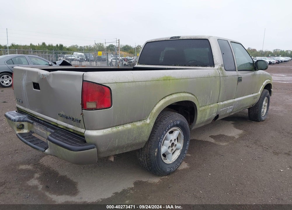 2002 CHEVROLET S-10 LS VIN: 1GCDT19W628104177