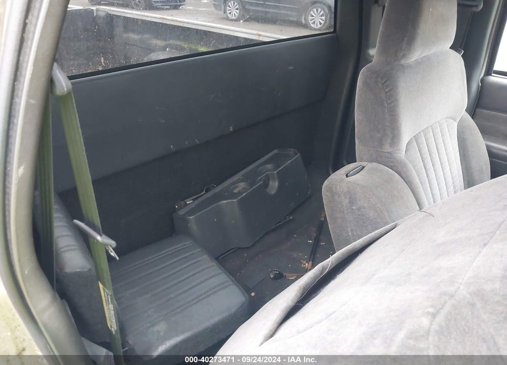 2002 CHEVROLET S-10 LS VIN: 1GCDT19W628104177