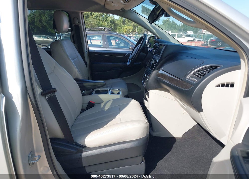 2011 CHRYSLER TOWN & COUNTRY TOURING VIN: 2A4RR5DG5BR719698