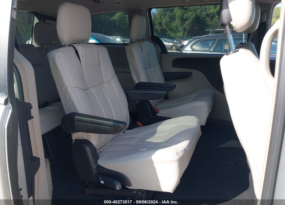 2011 CHRYSLER TOWN & COUNTRY TOURING VIN: 2A4RR5DG5BR719698
