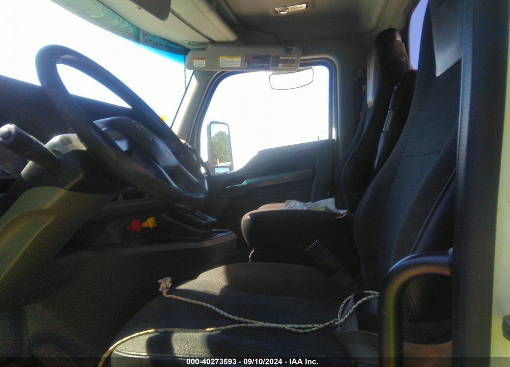 2017 KENWORTH T880 VIN: 1XKZD49X5HJ150599