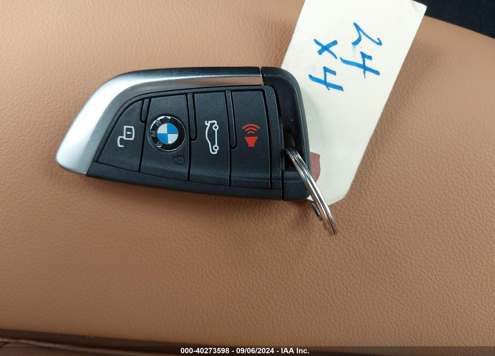 2024 BMW X4 VIN: 5UX33DT04R9W77860
