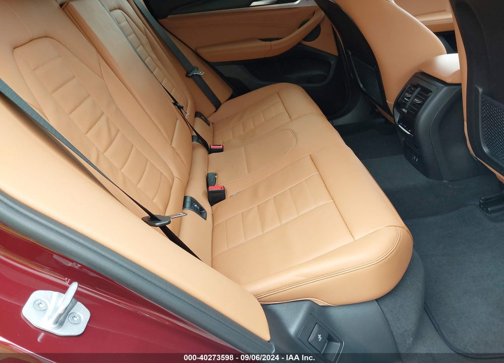 2024 BMW X4 VIN: 5UX33DT04R9W77860