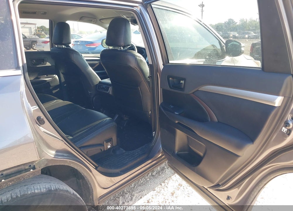 2019 TOYOTA HIGHLANDER LE PLUS VIN: 5TDBZRFH4KS732485
