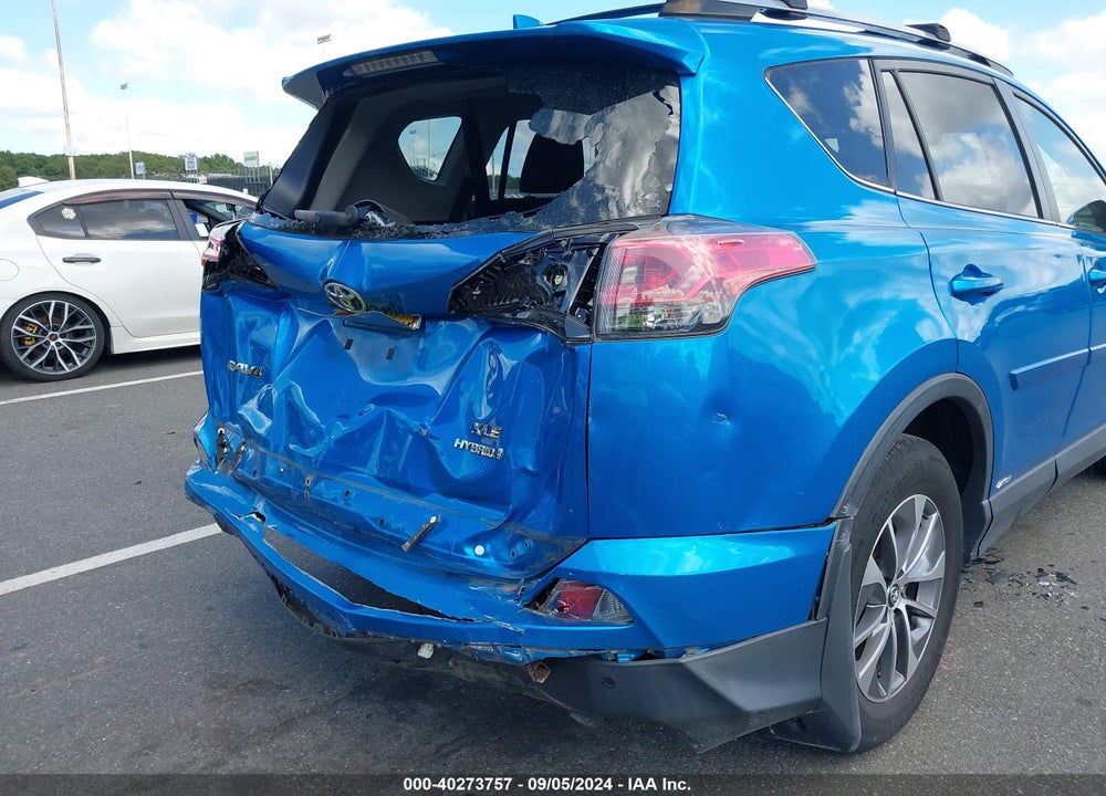 2017 TOYOTA RAV4 HYBRID XLE VIN: JTMRJREV7HD104924