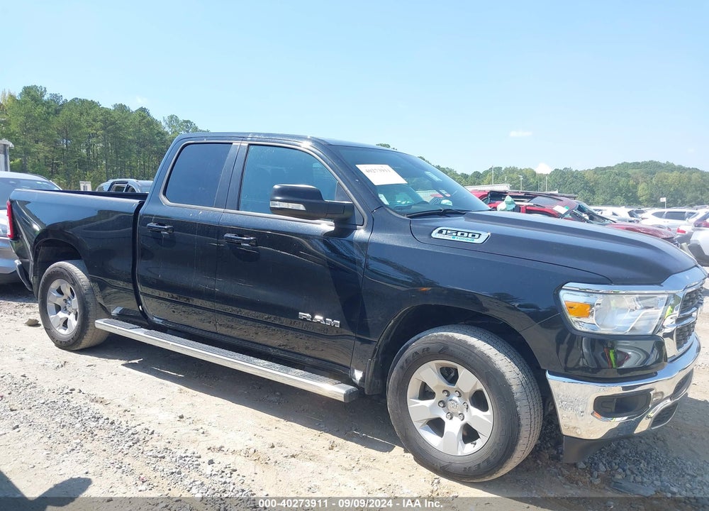 2022 RAM 1500 BIG HORN QUAD CAB 4X4 6'4 BOX VIN: 1C6SRFBT2NN480536