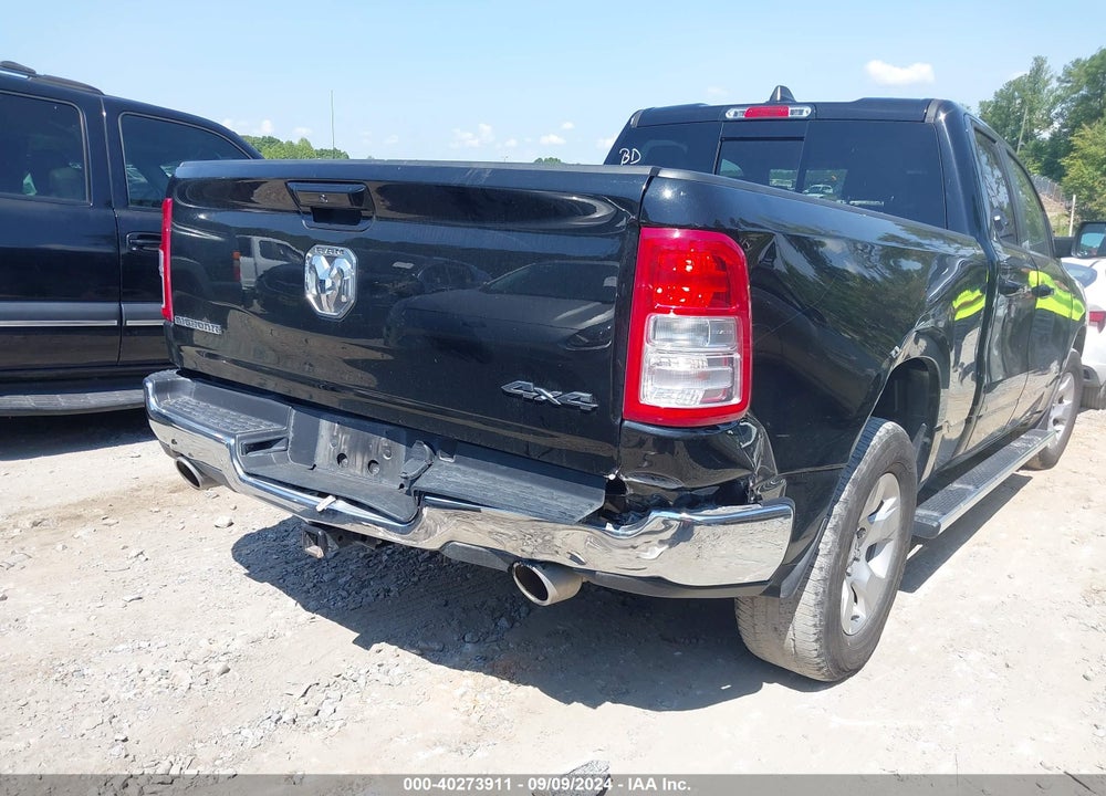 2022 RAM 1500 BIG HORN QUAD CAB 4X4 6'4 BOX VIN: 1C6SRFBT2NN480536