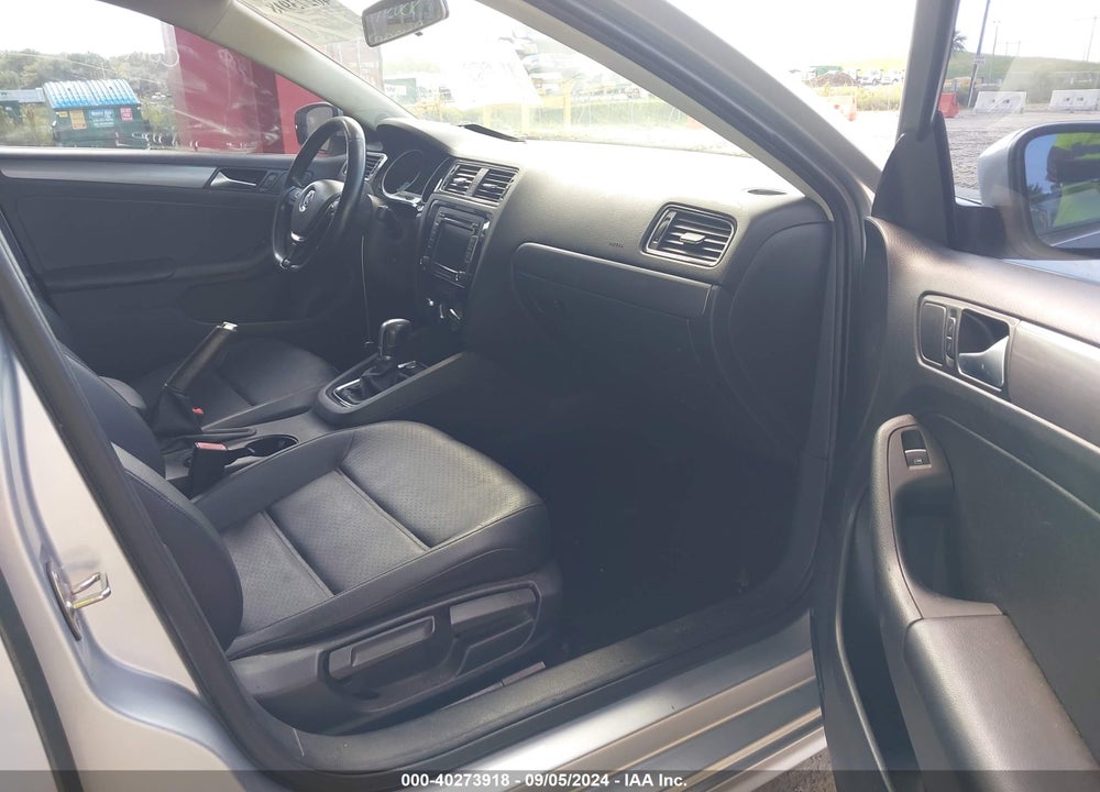 2015 VOLKSWAGEN JETTA 2.0L TDI SE VIN: 3VWLA7AJ8FM286502