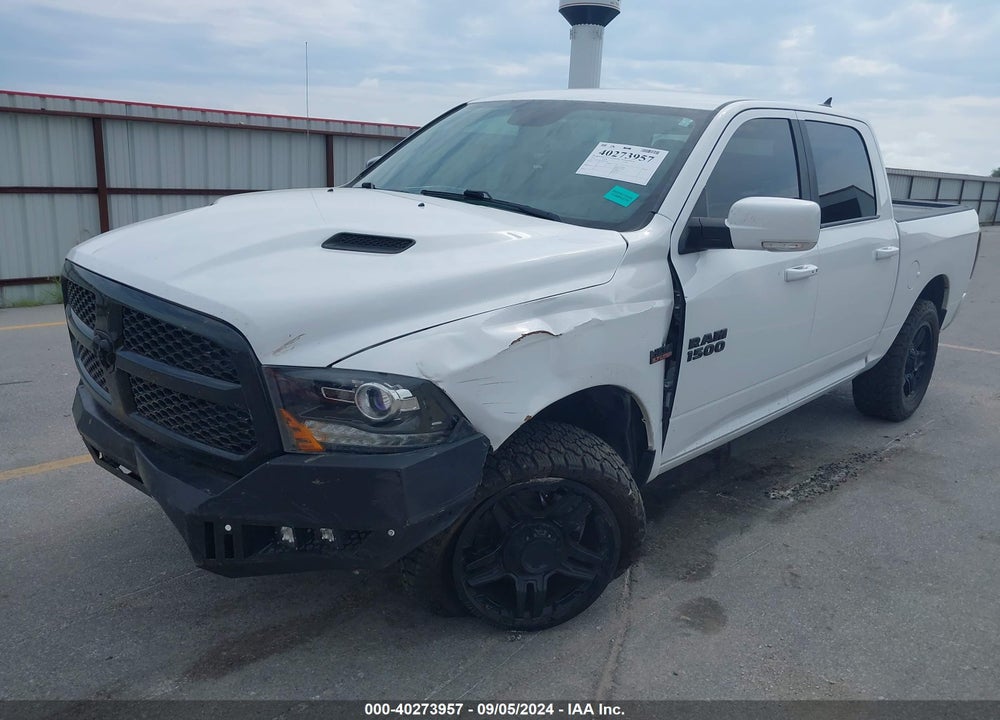 2018 RAM 1500 NIGHT 4X4 5'7 BOX VIN: 1C6RR7MT5JS162892