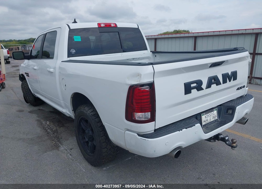 2018 RAM 1500 NIGHT 4X4 5'7 BOX VIN: 1C6RR7MT5JS162892