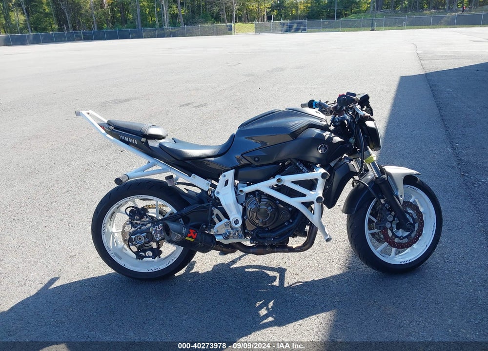 2017 YAMAHA FZ07 VIN: JYARM06E6HA012573