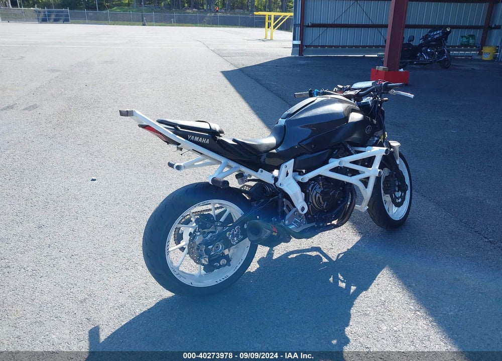 2017 YAMAHA FZ07 VIN: JYARM06E6HA012573