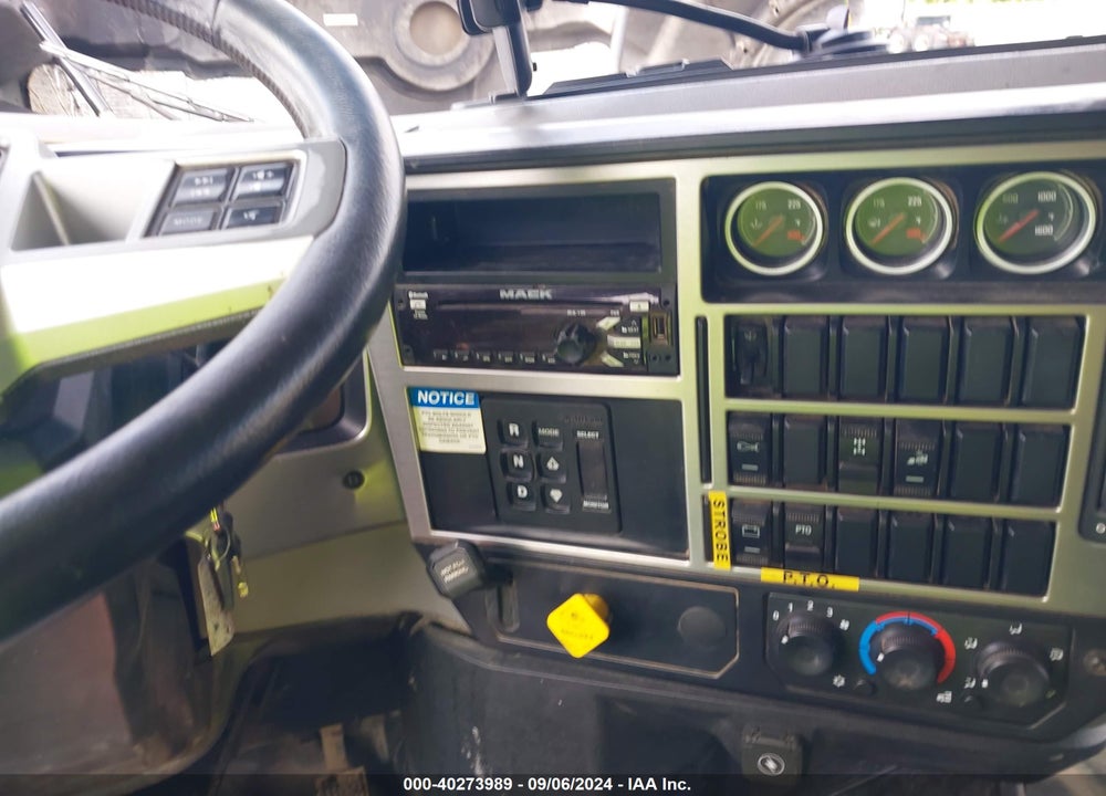 2019 MACK GRANITE VIN: 1M2GR2GC8KM002022