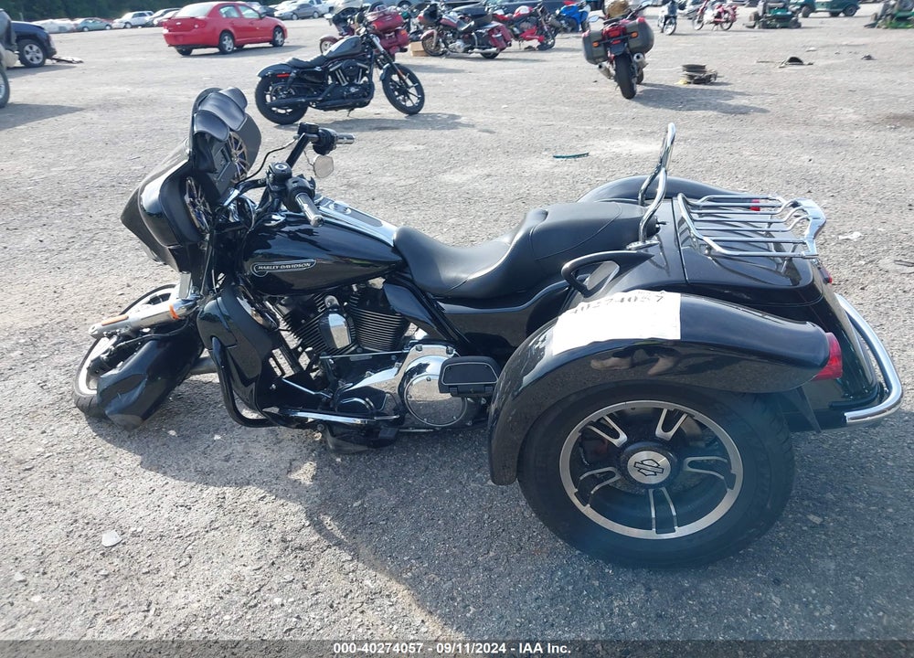 2015 HARLEY-DAVIDSON FLRT FREE WHEELER VIN: 1HD1MCM19FB857930