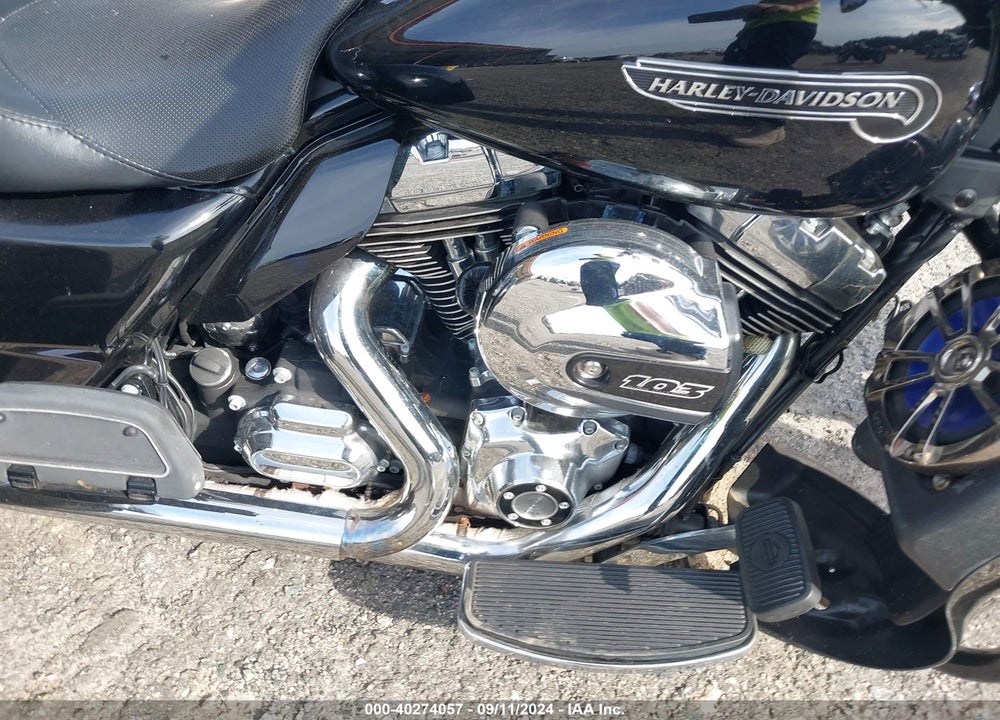 2015 HARLEY-DAVIDSON FLRT FREE WHEELER VIN: 1HD1MCM19FB857930