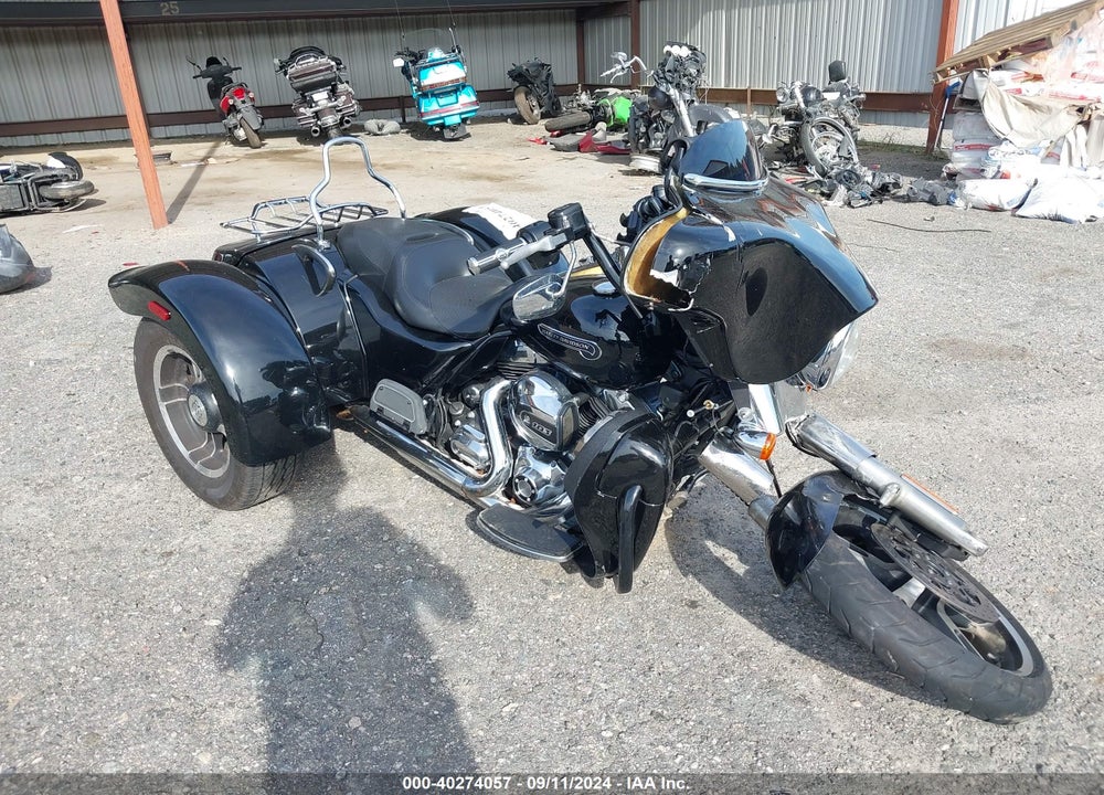 2015 HARLEY-DAVIDSON FLRT FREE WHEELER VIN: 1HD1MCM19FB857930