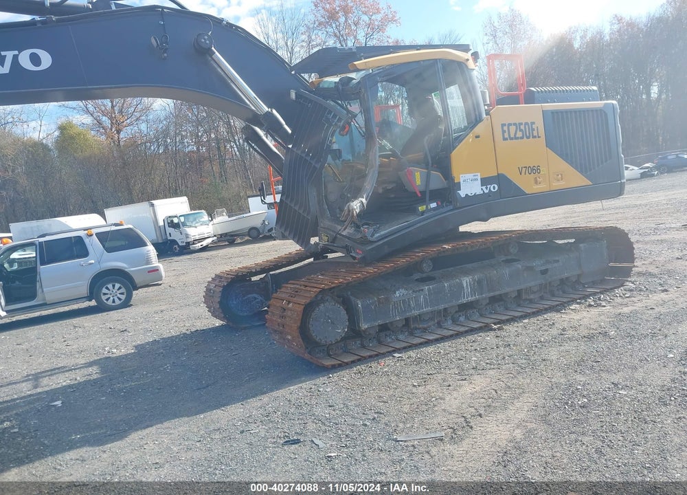 2023 VOLVO EC250E EXCAVATOR VIN: VCEC250EK00317066